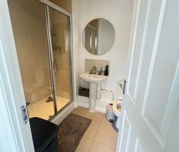 Room in a Shared House, Gateway House, LS6 - Photo 3