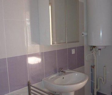 Location Appartement 3 pièces 51m² CUERS 83390 - Photo 4