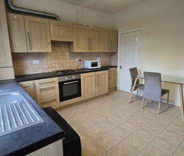 3 bedroom terraced house to rent - Photo 4
