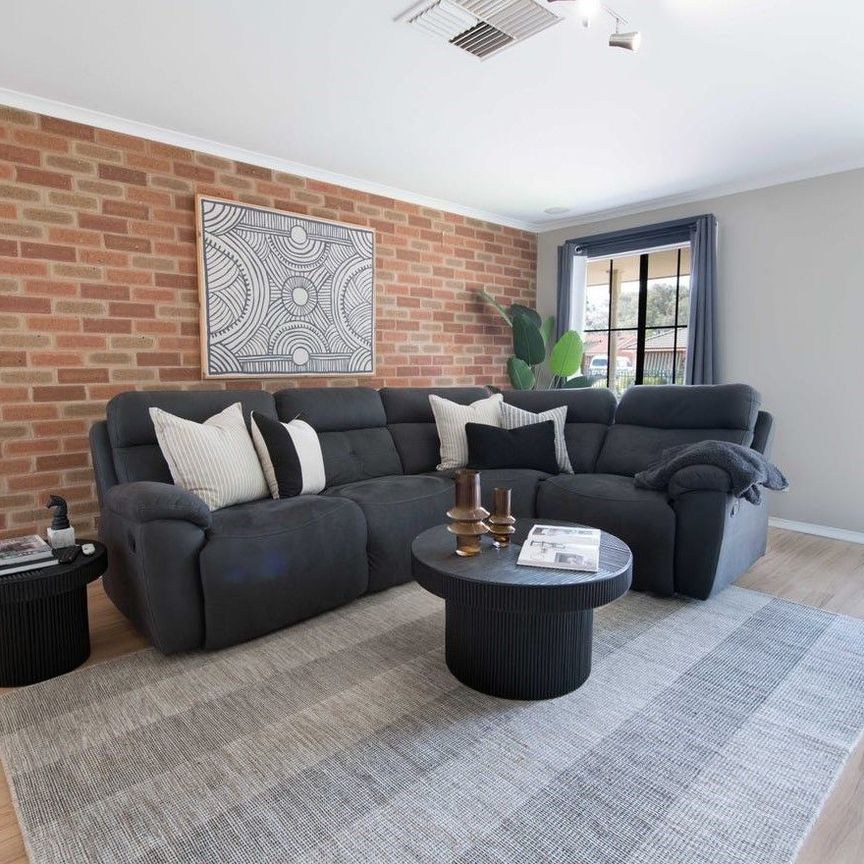 Private, Practical and Perfectly Positioned - Photo 1