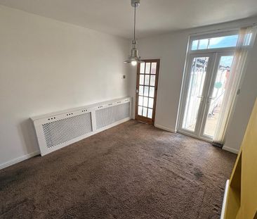 Victoria Road, Brierley Hill - Photo 1