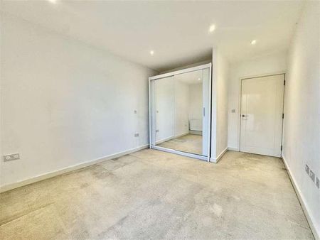 Imperial Drive, Harrow, HA2 - Photo 3