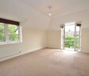 2 bedroom Apartment - Moors Walk, Welwyn Garden City - Photo 5