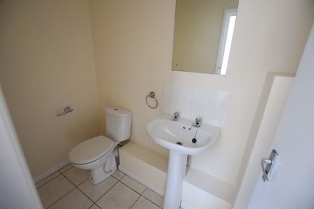 2 bed apartment to rent in Westover Road, Bournemouth, BH1 - Photo 5