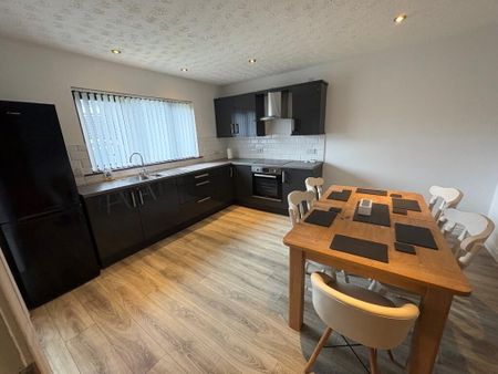 2 Copperwood Crescent, Carrickfergus, BT38 9EZ - Photo 4