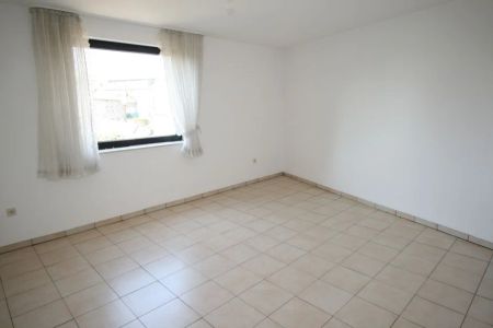 DU-Hochheide, Kreuzstr. 40, 2. OG, 84m², 2 Zi. K, D, Bad, ABK, Keller, renoviert - Photo 5