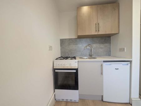 1 Bed Flat, Camden Road, NW1 - Photo 5