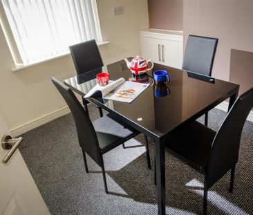 4 bedroom private hall to rent - Photo 3