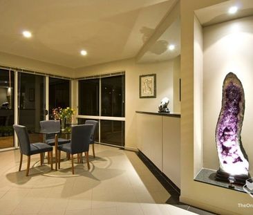 STUNNING WATERFRONT LIVING with BAY VIEWS on 1784m2 - Photo 4