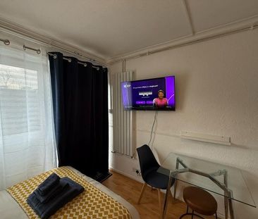 Studio Flat, Arabella Drive, SW15 - Photo 3