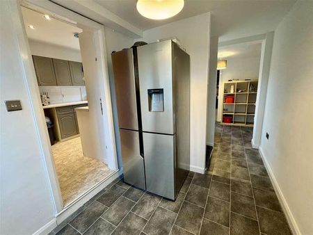 Hall Grove, Staincross, Barnsley, S75 - Photo 3