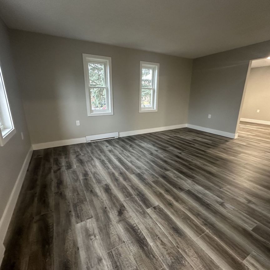 For Lease - 565 Emma Street Unit# 2, Gananoque, Ontario - Photo 1