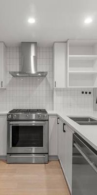 MAPLE RIDGE - 3 BEDROOM, 2.5 BATHROOM TOWNHOUSE - Photo 1