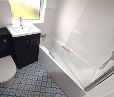 3 bedroom house - end terrace to rent - Photo 6