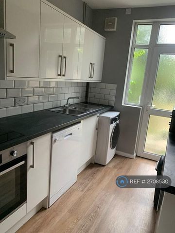 5 bedroom terraced house to rent - Photo 5