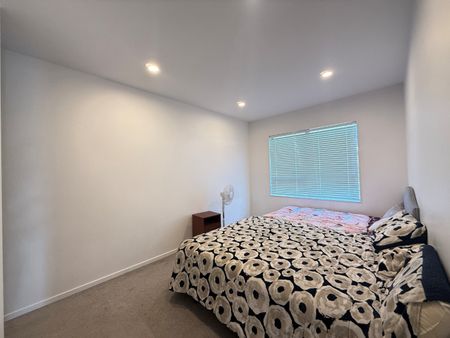 Stunning four bedroom House at Jamish Drive - Photo 4