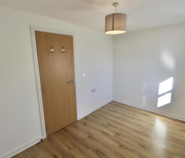 2 bedroom semi-detached house to rent - Photo 6