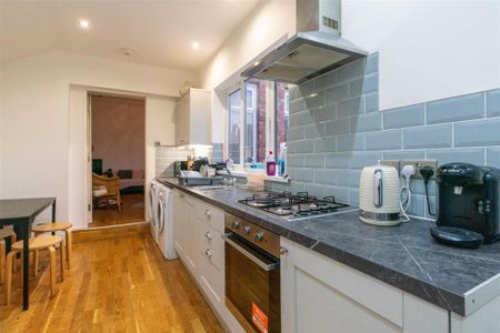 5 bedroom maisonette to rent - Photo 5