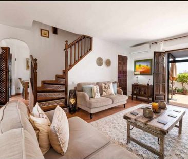 2 bedroom luxury Townhouse for rent in Nueva Andalucia, Andalusia - Photo 3