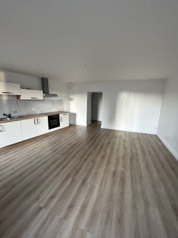 Location Appartement 4 pièces 83m² GERZAT 63360 - Photo 3