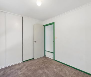 Comfortable 4 Bedroom Home with Secure Parking & Entertaining Area.... - Photo 3
