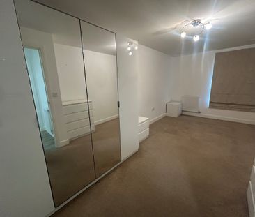 Bridge Road East, Welwyn Garden City - Photo 2