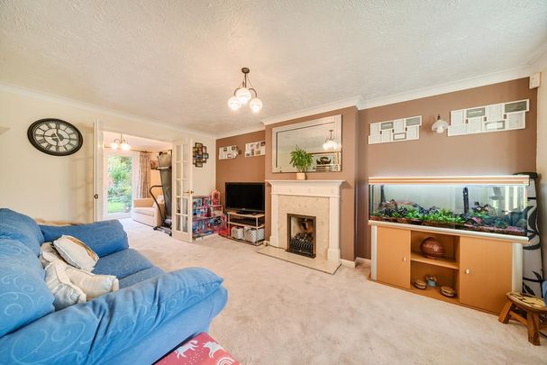4 bedroom detached house to rent - Photo 1