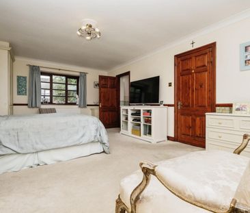 4 bedroom House To Let - Photo 5