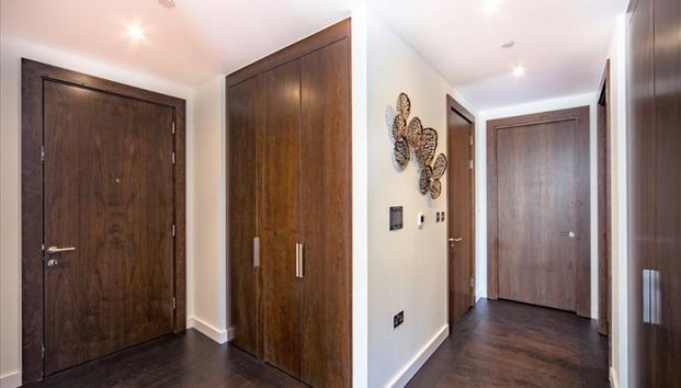 The Residence, 6-8 Charles Clowes Walk, London - Photo 1