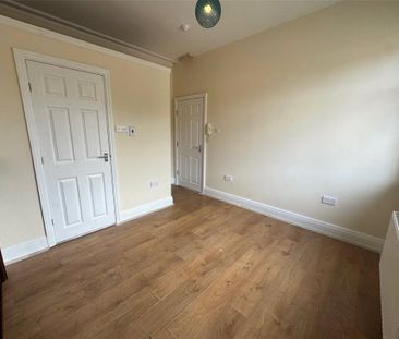 Property to rent - Photo 2