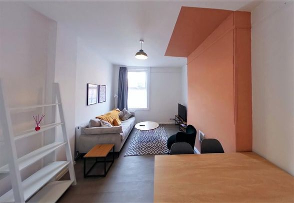 1 bedroom in a house share to rent - Photo 1
