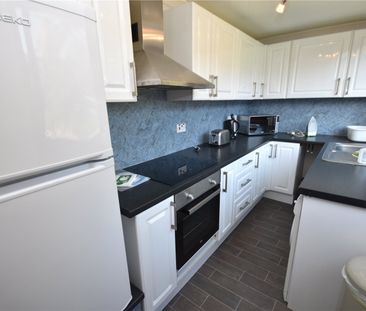 3 bedroom apartment to rent - Photo 6
