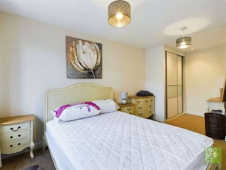 Wessex Court, Kestrel Road, Farnborough, Hampshire, GU14 - Photo 4