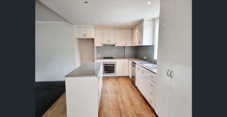 Modern Apartment in Prime Holroyd Location - Photo 5