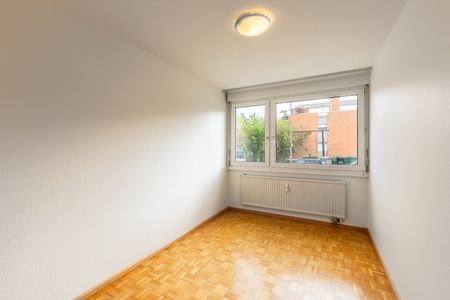 Helle 4-Zimmer-Wohnung im Erdgeschoss (HP) in Reinach BL – sofort verfügbar - Foto 3