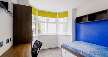 Flat 1 - 4 Bedrooms - Photo 4