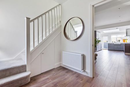 3 bedroom terraced house to rent - Photo 2