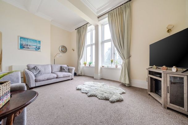 3 bedroom flat to rent - Photo 1