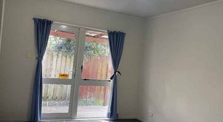 Three Bedroom Home In Mangapapa - Photo 3