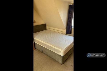 5 bedroom detached house to rent - Photo 4