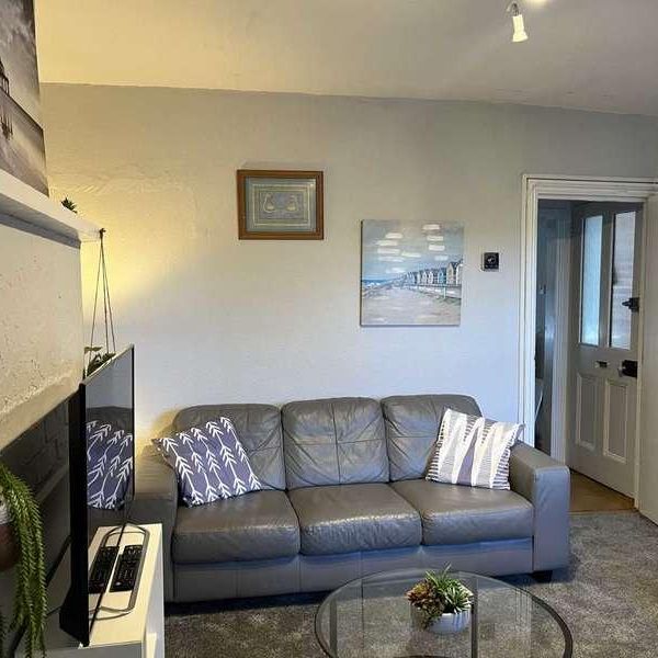 Springfield Road, Guildford, Surrey, GU1 - Photo 1