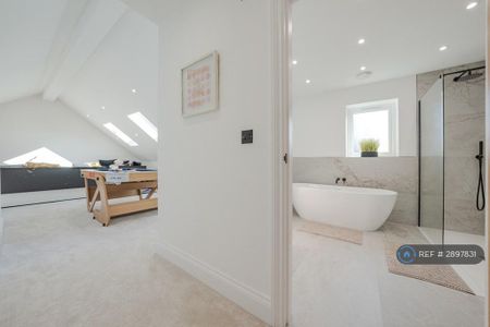 5 bedroom detached house to rent - Photo 5