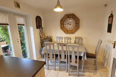 5 Bedroom Town House - Photo 3