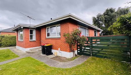 A comfortable and functional home in a convenient location. - Photo 4