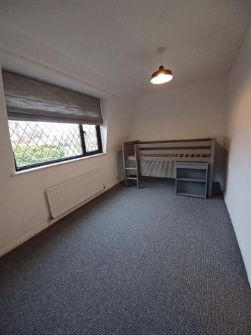 2 bedroom property to rent - Photo 3
