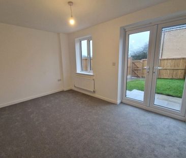 Broad Lane - Photo 1