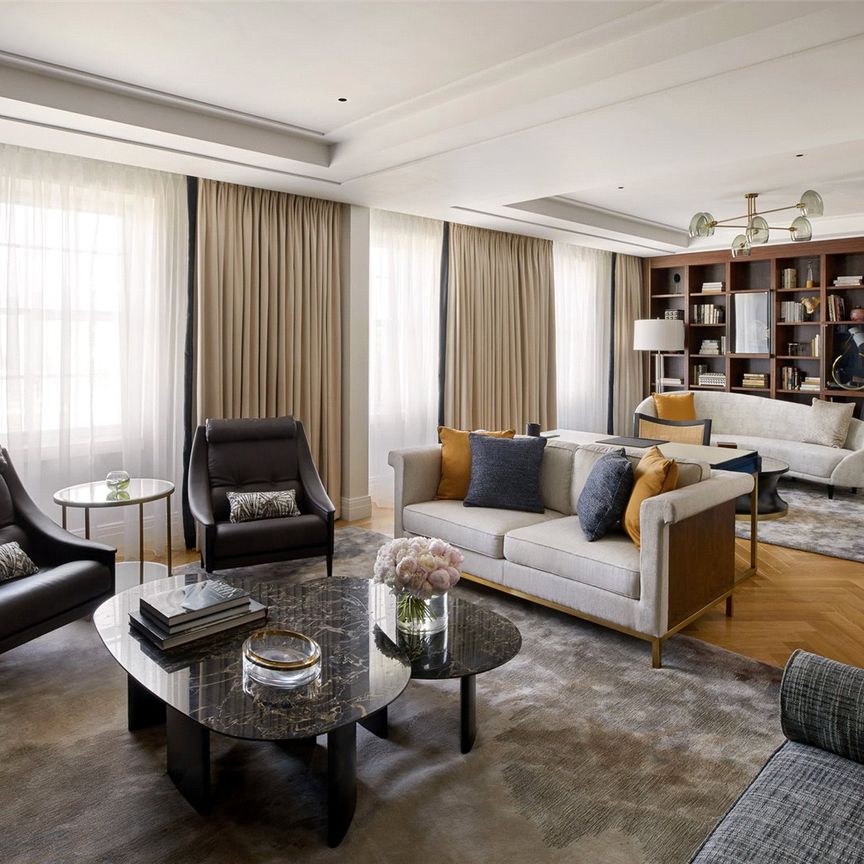 Trinity Square, Tower Hill - Photo 1