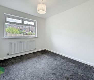 4 bedroom semi-detached bungalow to rent - Photo 2