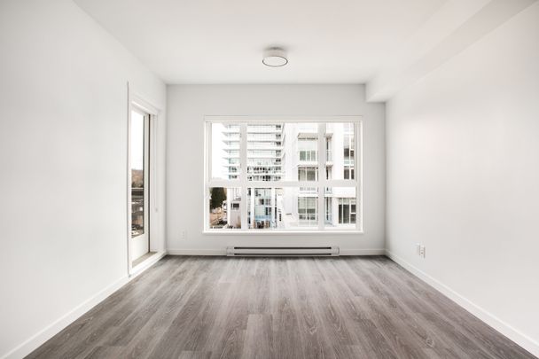 537 Foster Avenue, Coquitlam - Photo 1