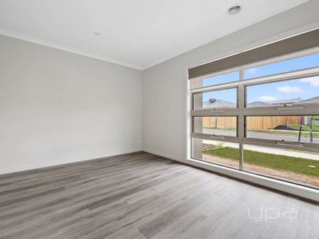 BRAND NEW 4 BEDROOM FAMILY HOME - Photo 2